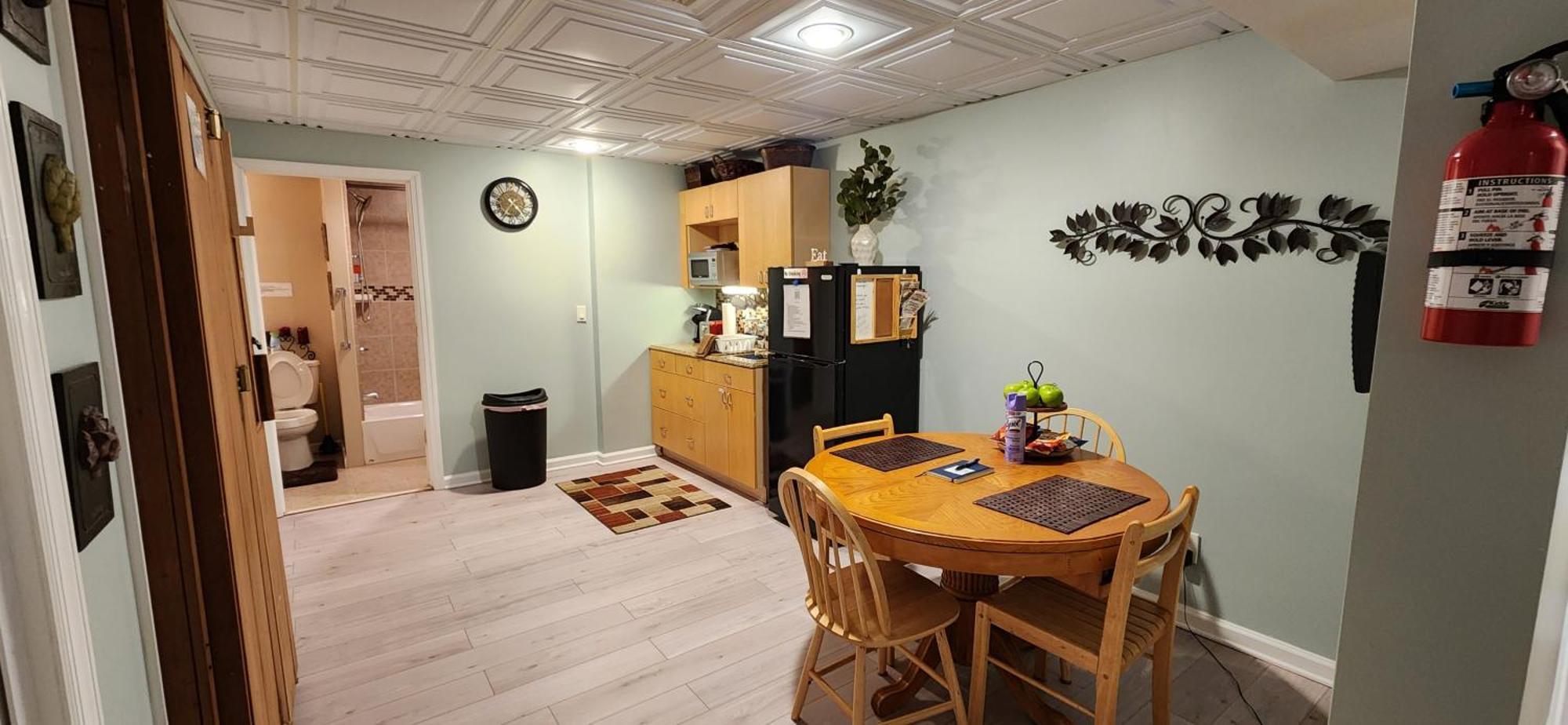 Comfortable, Spacious, 1Bdrm Basement Apartment, Sleeps 4 Milton エクステリア 写真